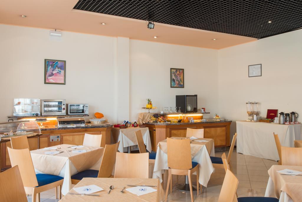Meditur Hotel Помеция Экстерьер фото